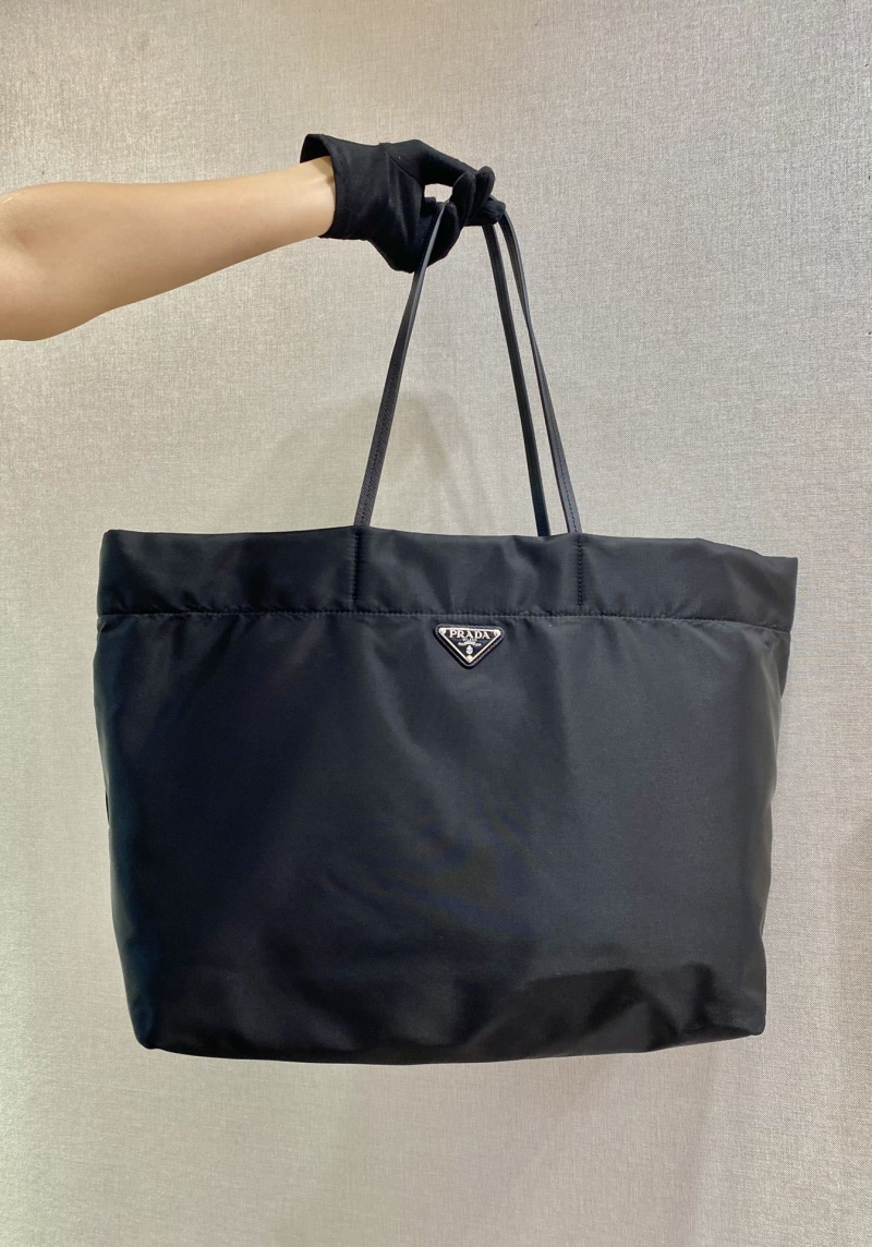 Pra*a tote bags
